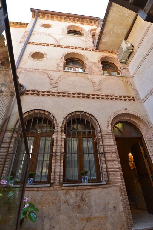 Apartamentos La Casa Del Grial トレド エクステリア 写真